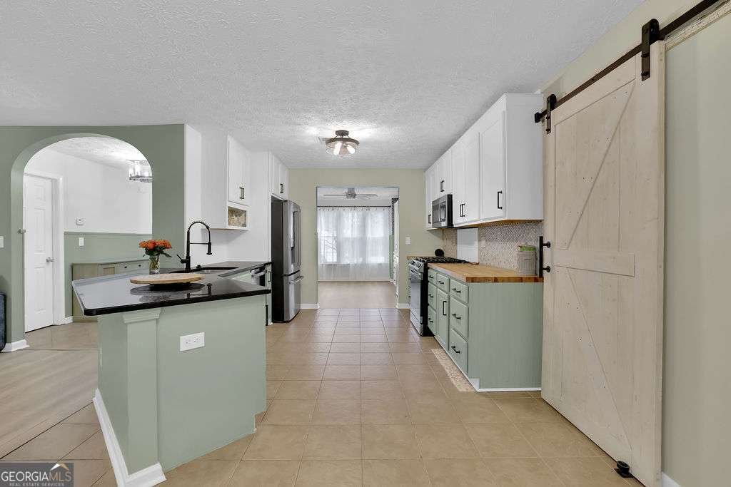 8011 Huntcliff Road Woodstock - Photo 10