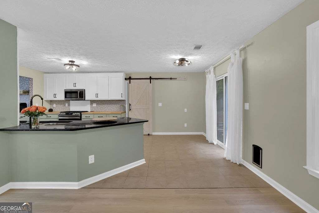 8011 Huntcliff Road Woodstock - Photo 12