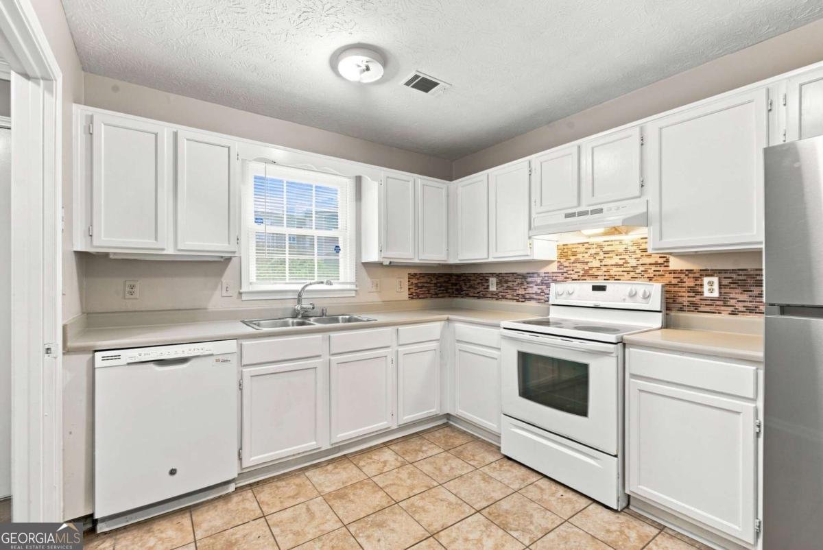 136 Sterling Court Alpharetta - Photo 6