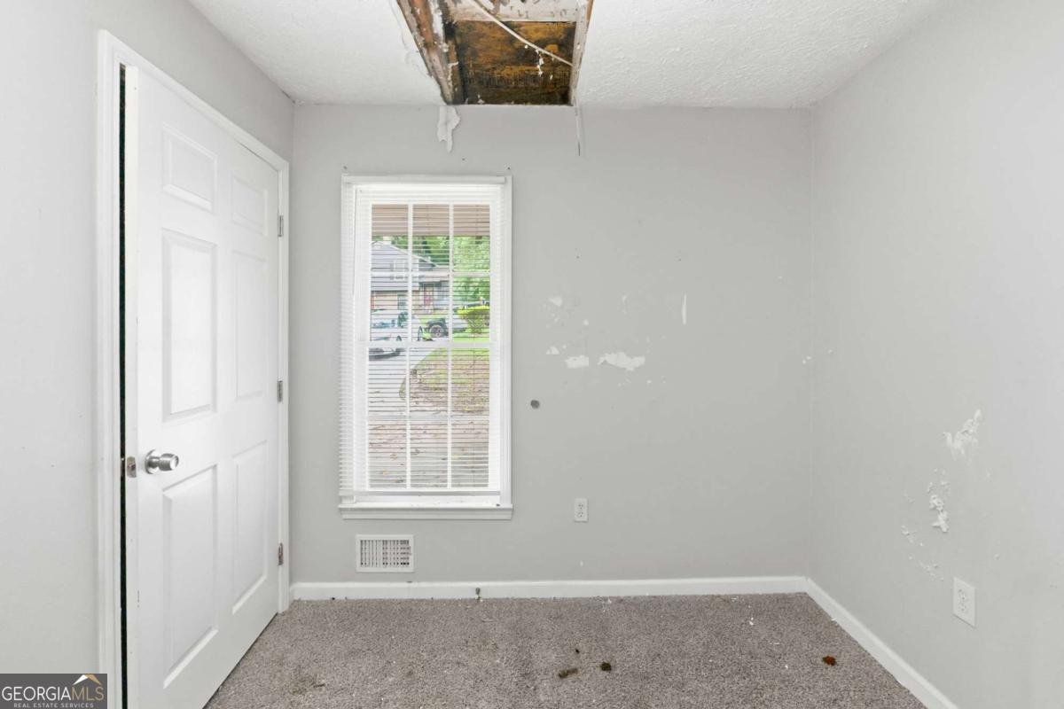 837 Hemingway Road Stone Mountain - Photo 11