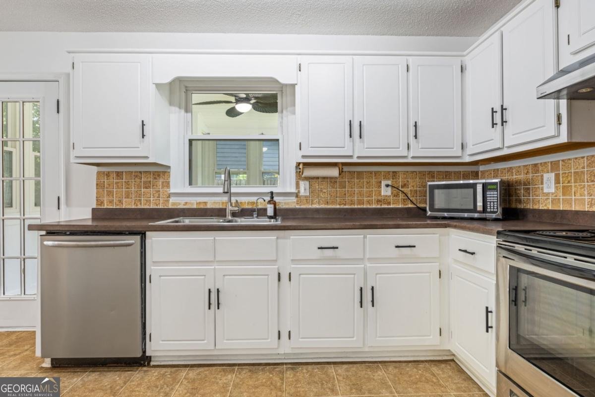 141 Onyx Athens - Photo 8