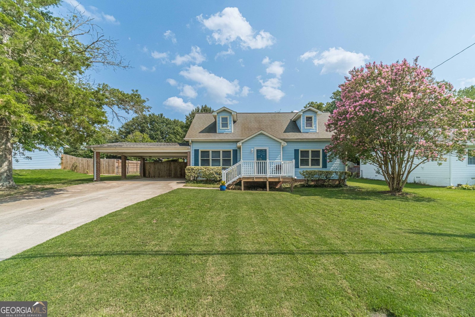 1610 Rose Garden Lane Loganville - main photo
