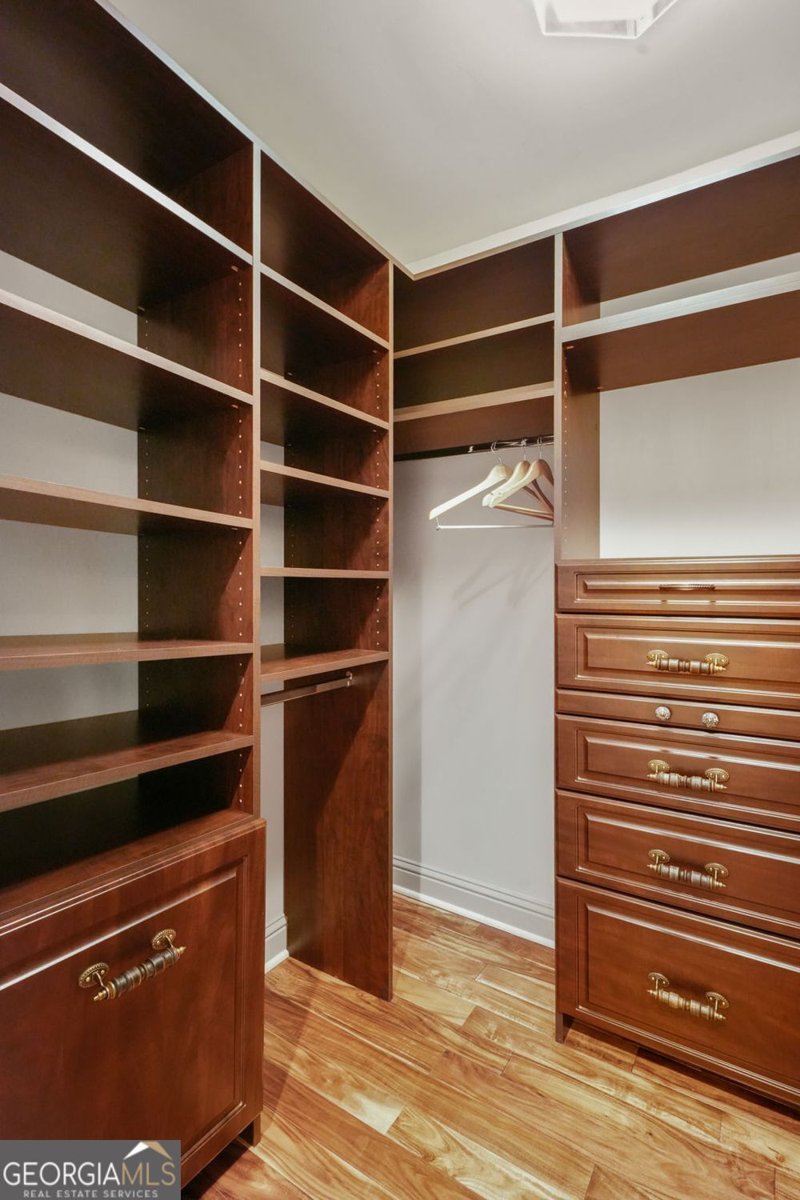 5680 Lake Forrest Drive Sandy Springs - Photo 30