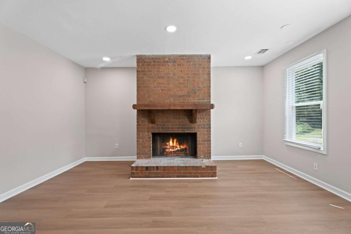 909 Silverwoods Drive Atlanta - Photo 7
