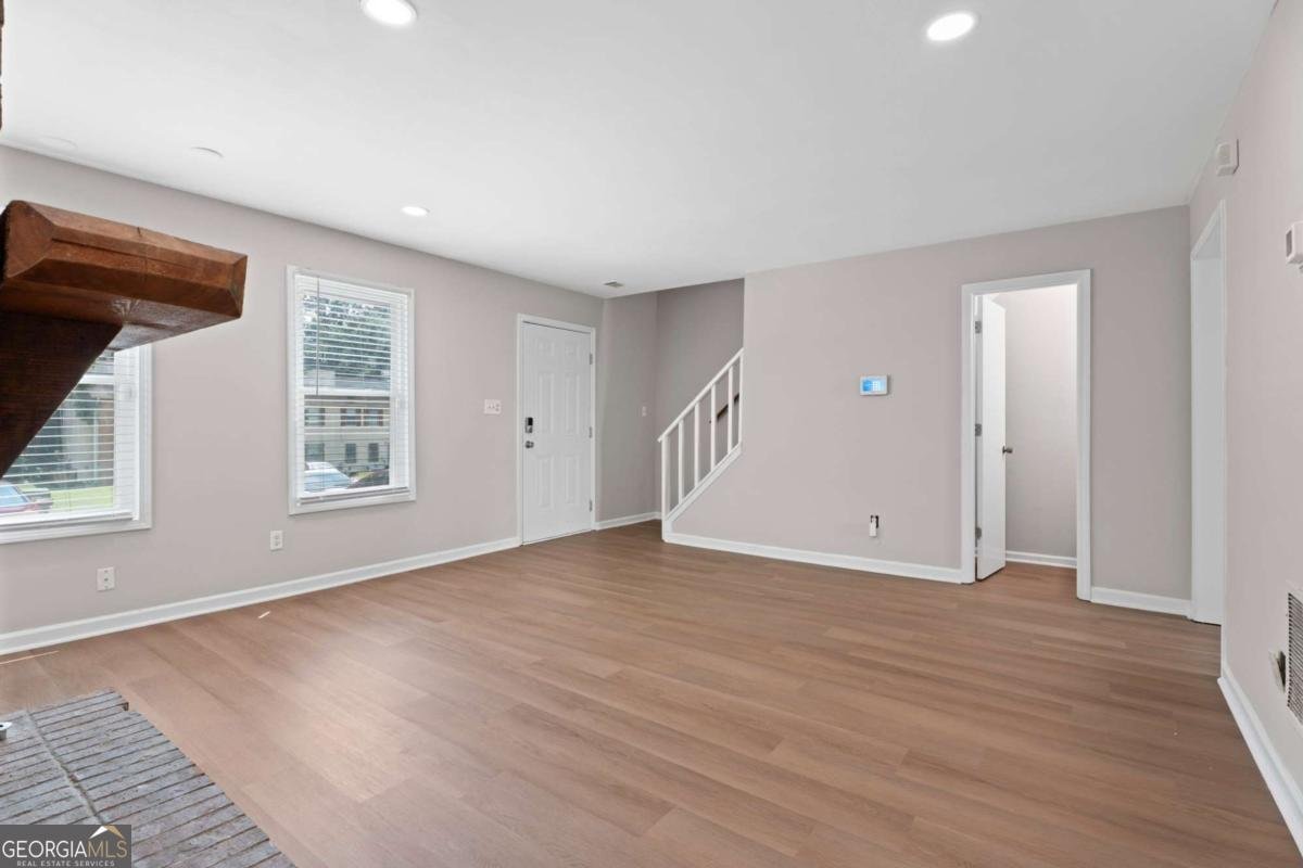 909 Silverwoods Drive Atlanta - Photo 8
