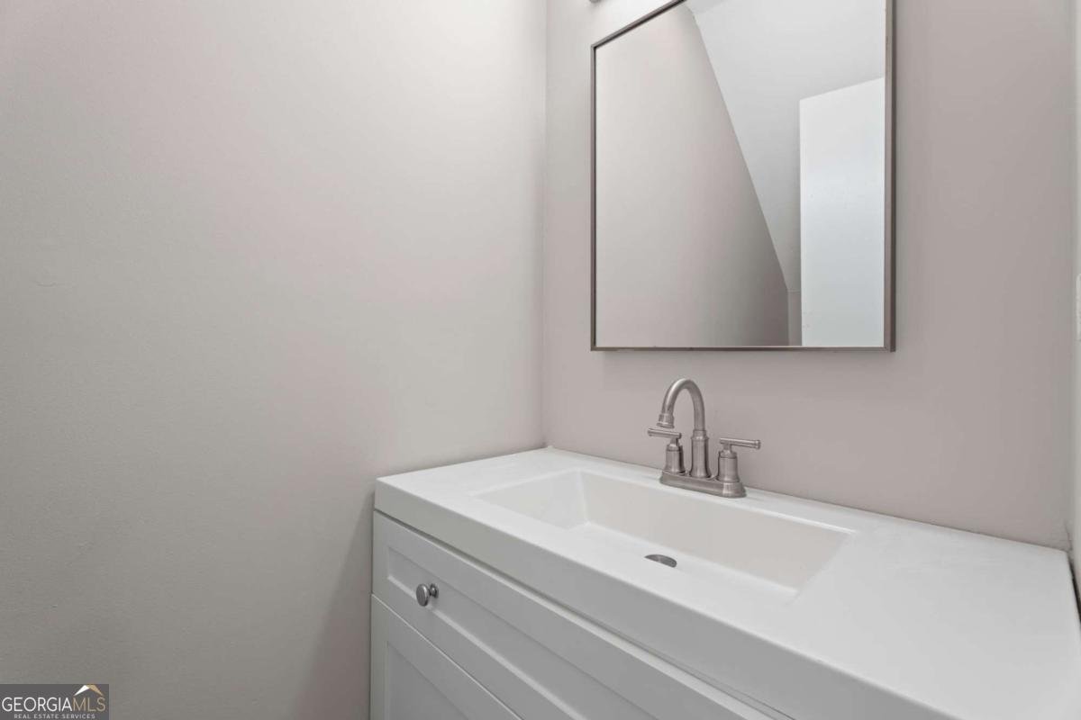 909 Silverwoods Drive Atlanta - Photo 9