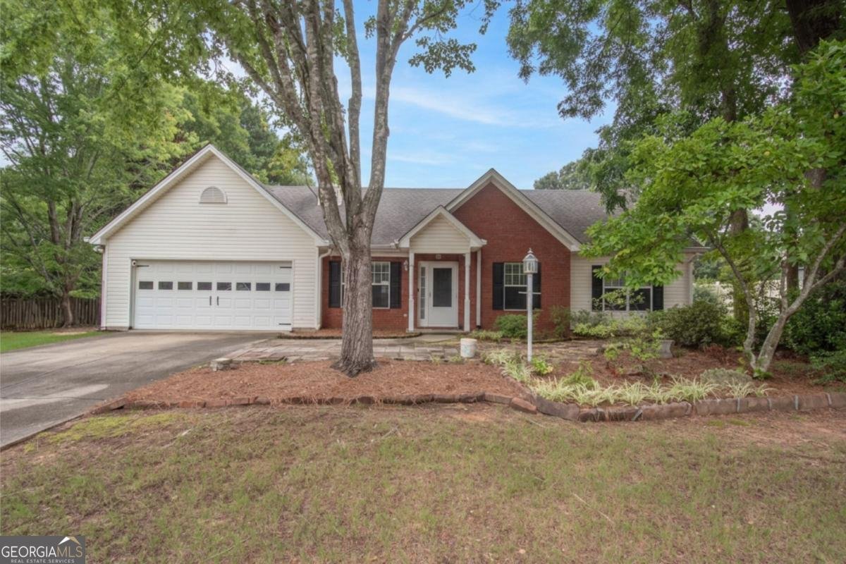 115 Oakview Trace Fayetteville - main photo