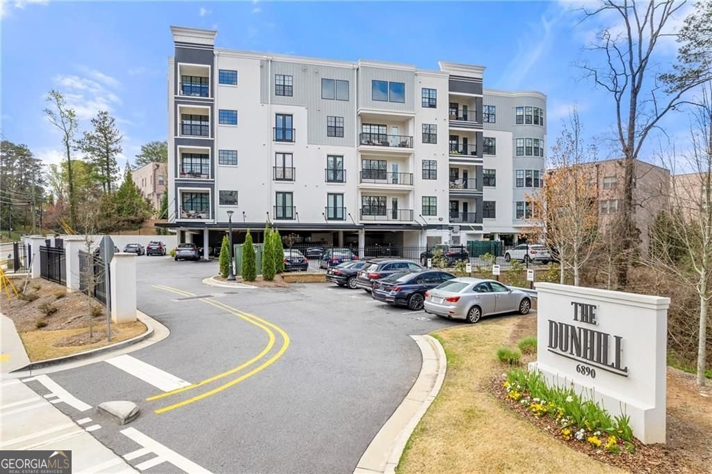 6890 Peachtree Dunwoody Road Sandy Springs - main photo