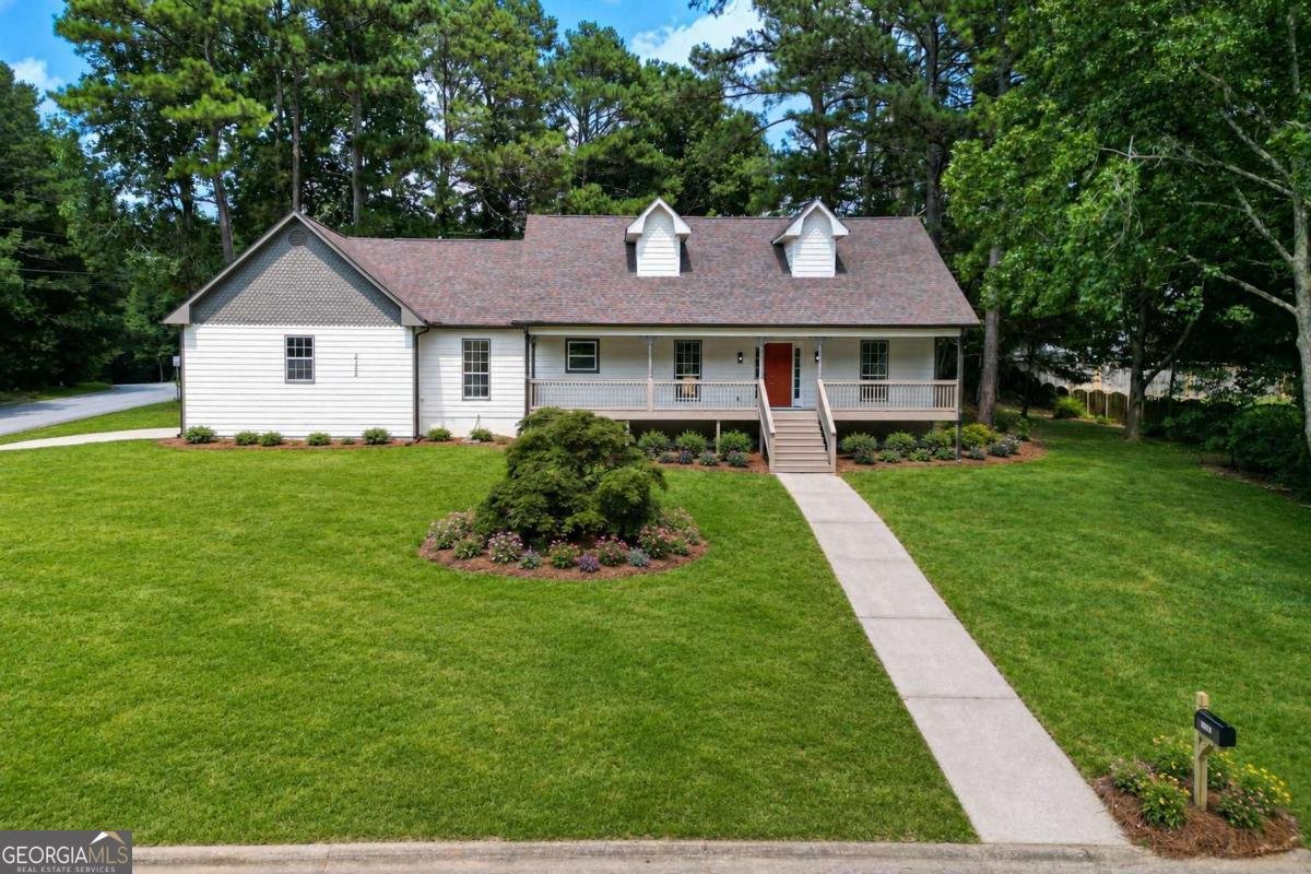 2125 Brandon Acres Drive Buford - main photo