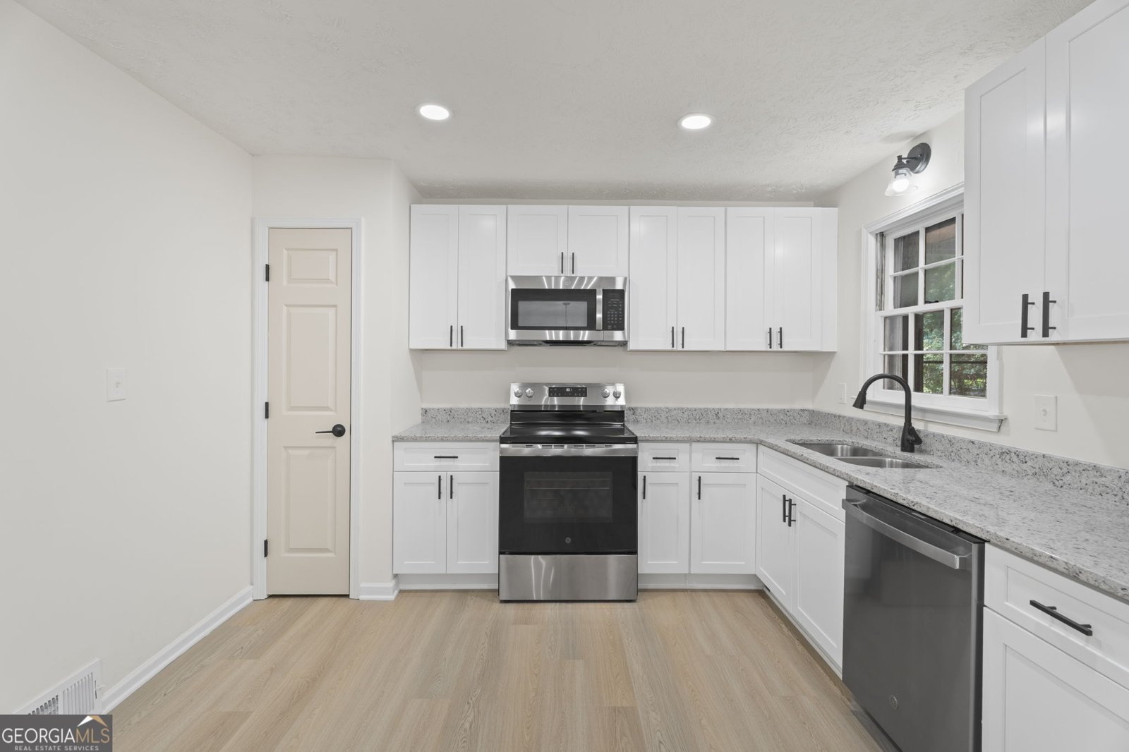 2107 Windsor Drive Snellville - Photo 12