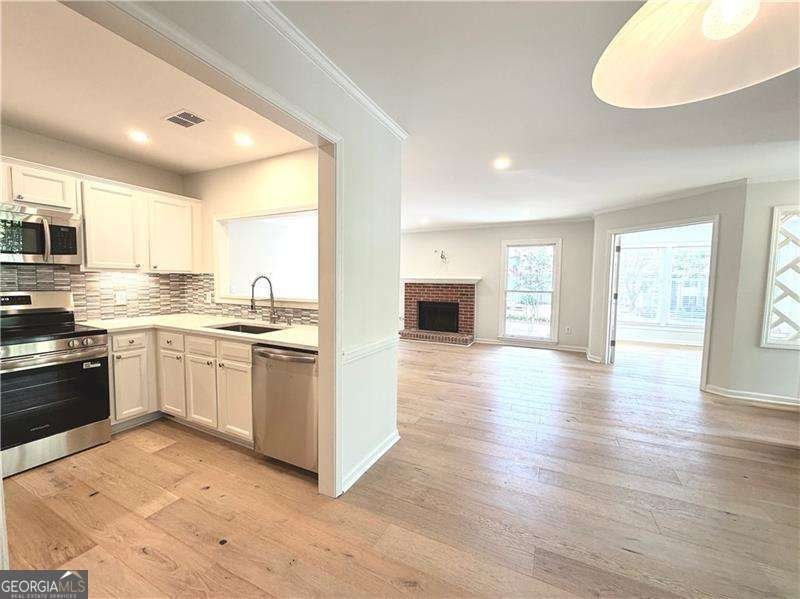 211 Abingdon Way Sandy Springs - Photo 12