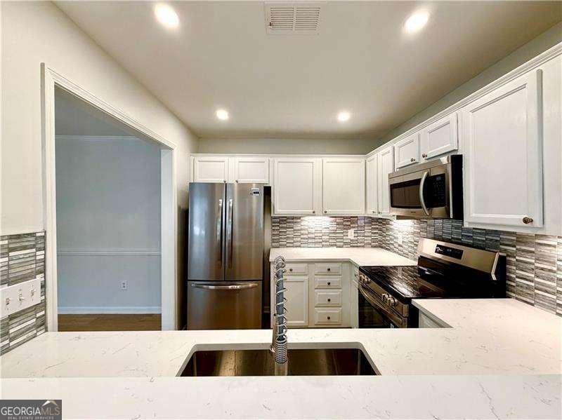 211 Abingdon Way Sandy Springs - Photo 13