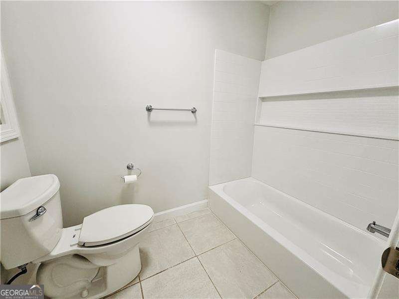 211 Abingdon Way Sandy Springs - Photo 9