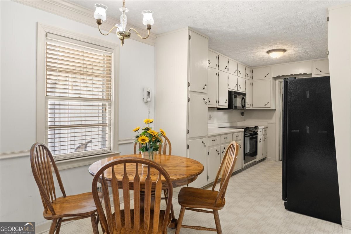 454 Hilltop Road Conyers - Photo 11