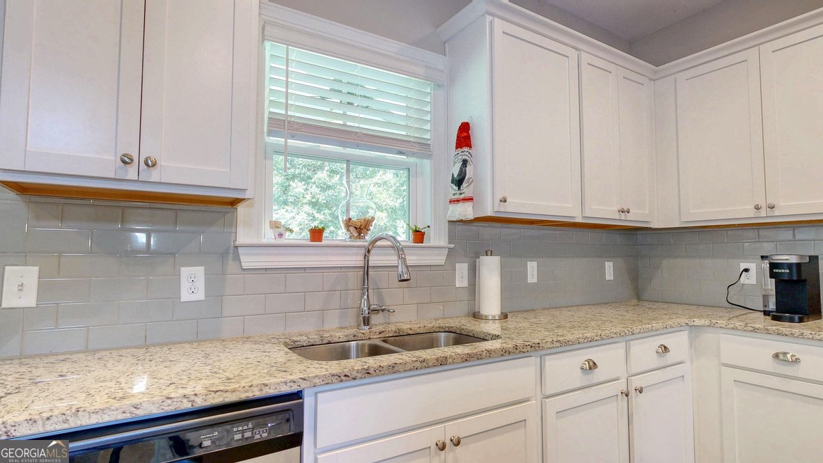 126 SamsDrive Guyton - Photo 10