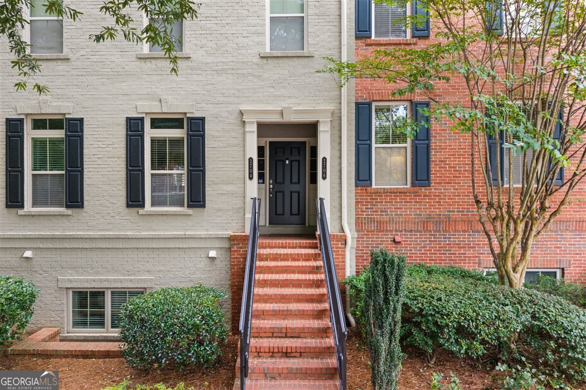 2704 Wander Lane Alpharetta - main photo