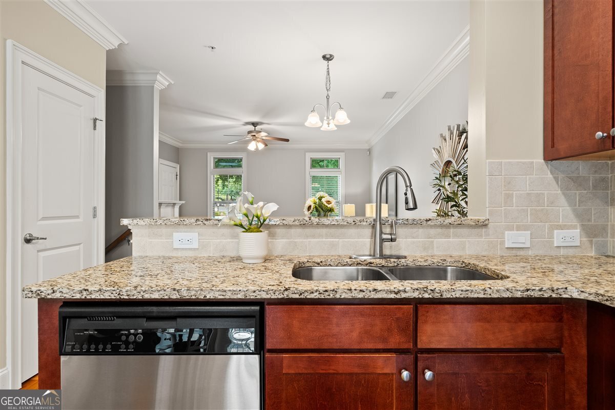 2704 Wander Lane Alpharetta - Photo 8