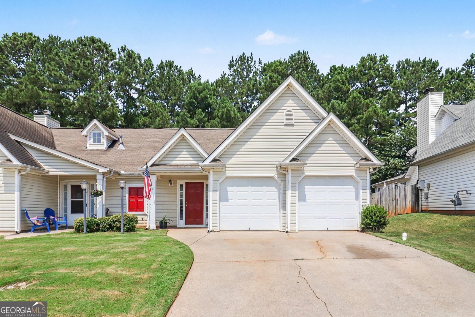 145 Courtyard Lane Newnan - main photo