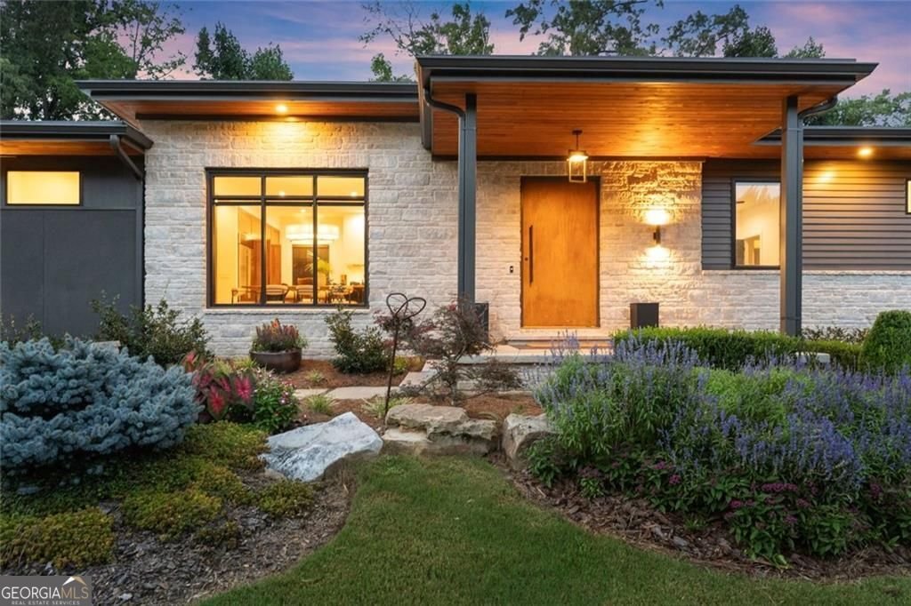 574 Riverside Road Sugar Hill - Photo 8