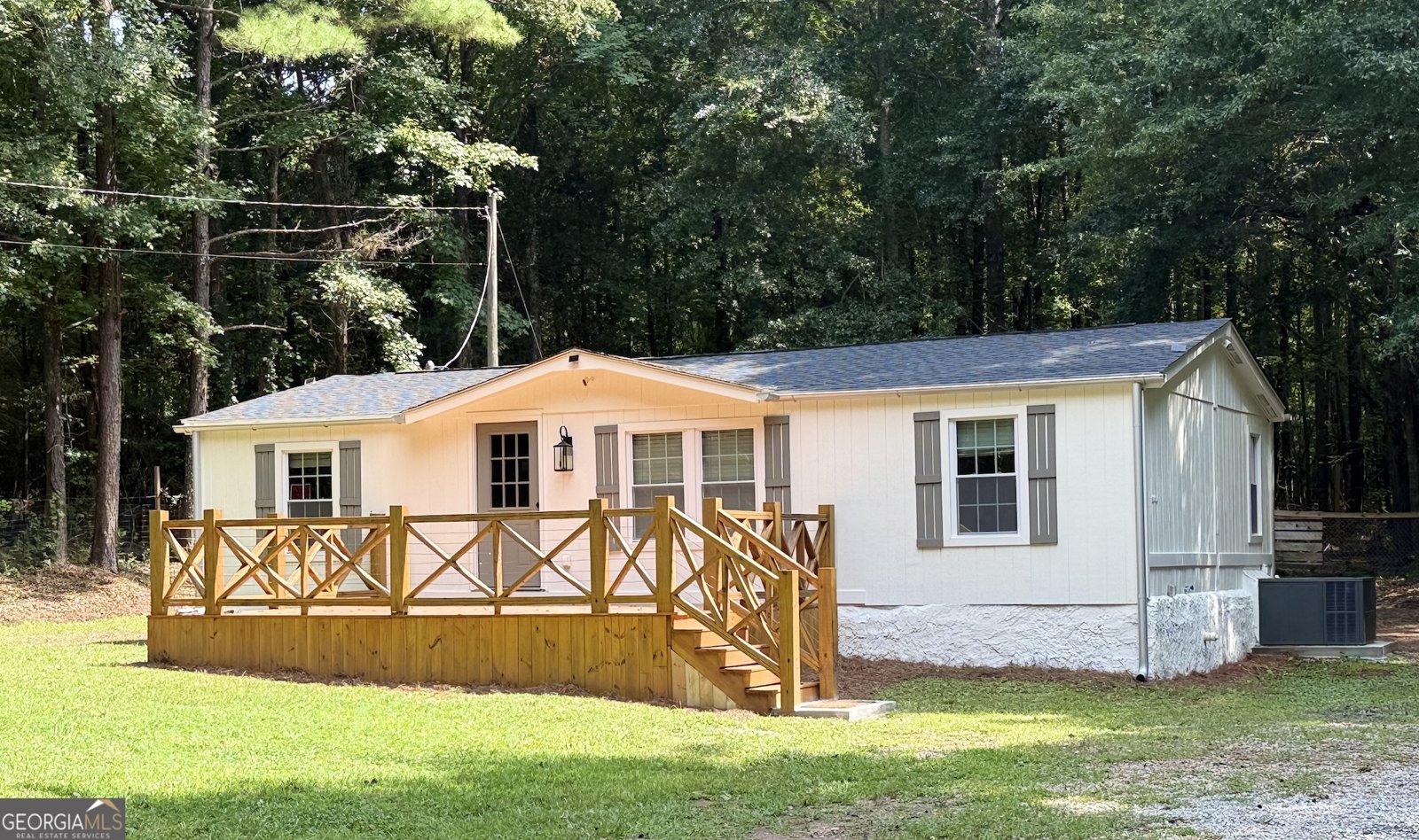 17056 Wildwood Road Griffin - main photo