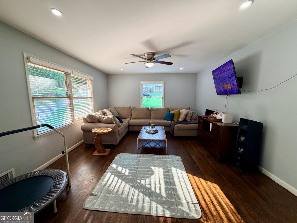 4992 Green Oak Drive Lilburn - Photo 6