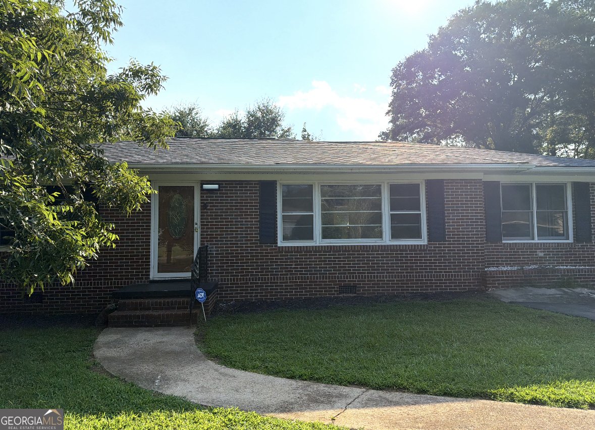 260 Ellen Street Hartwell - main photo