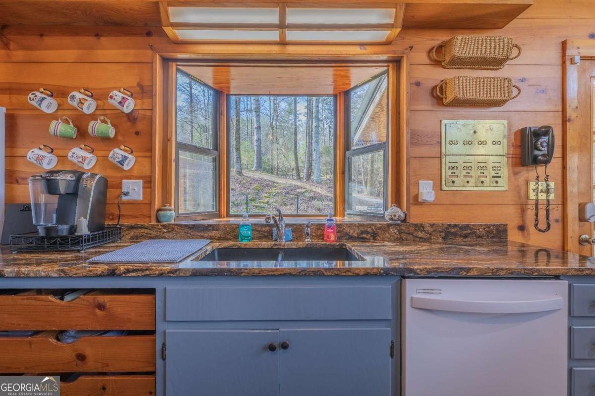 1113 River Road Cleveland - Photo 11