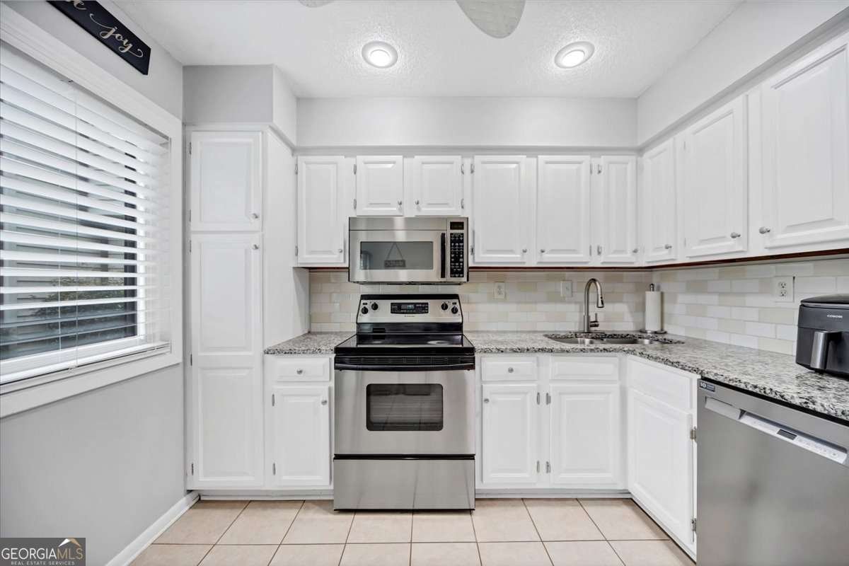 1182 Country Court Lawrenceville - Photo 10