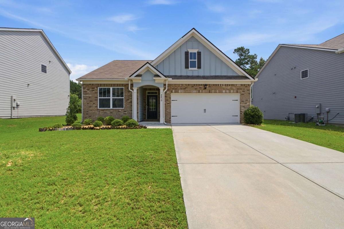 4410 Montberry Ln Fairburn - main photo