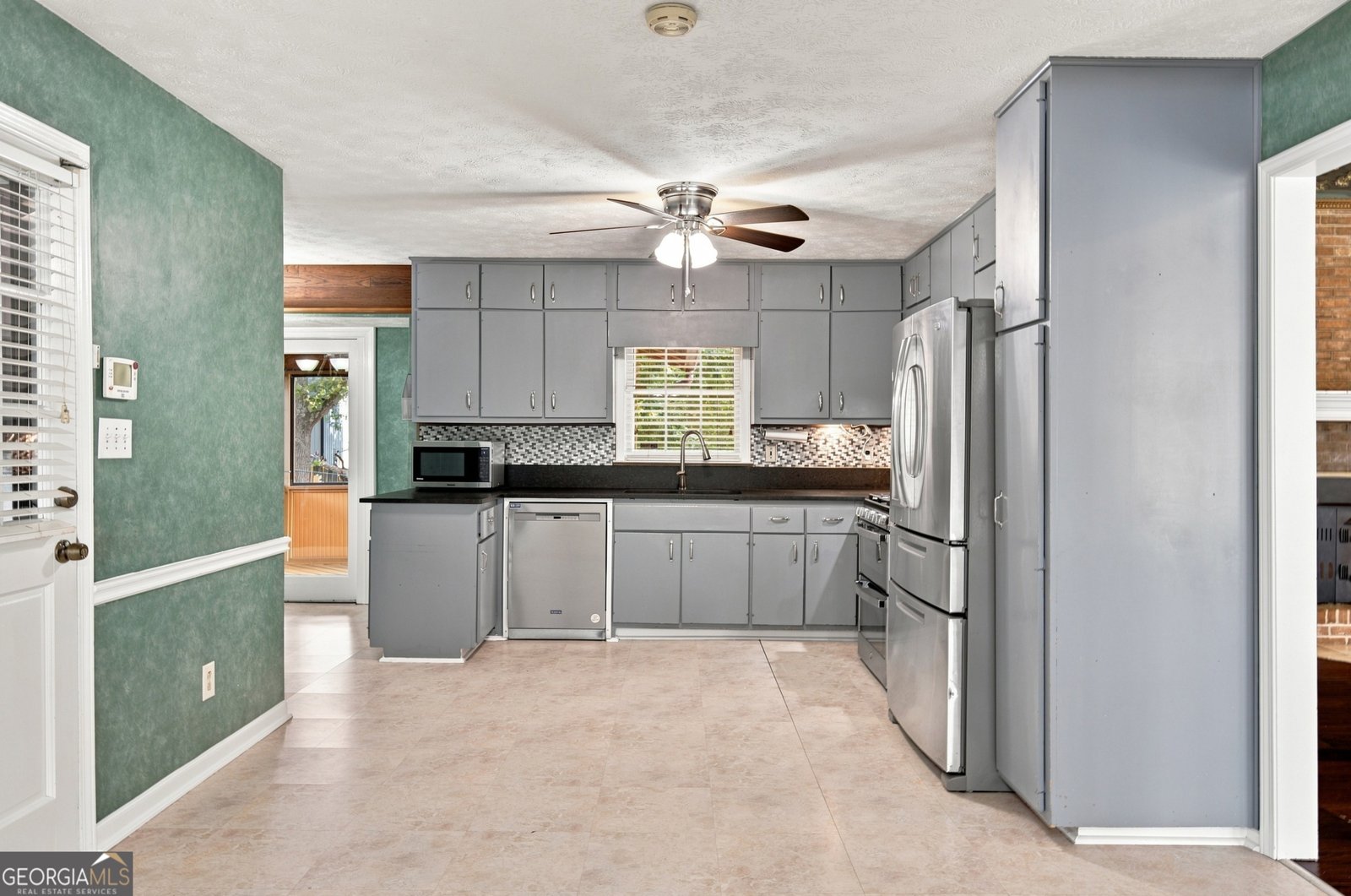4328 Shady Drive Lilburn - Photo 10
