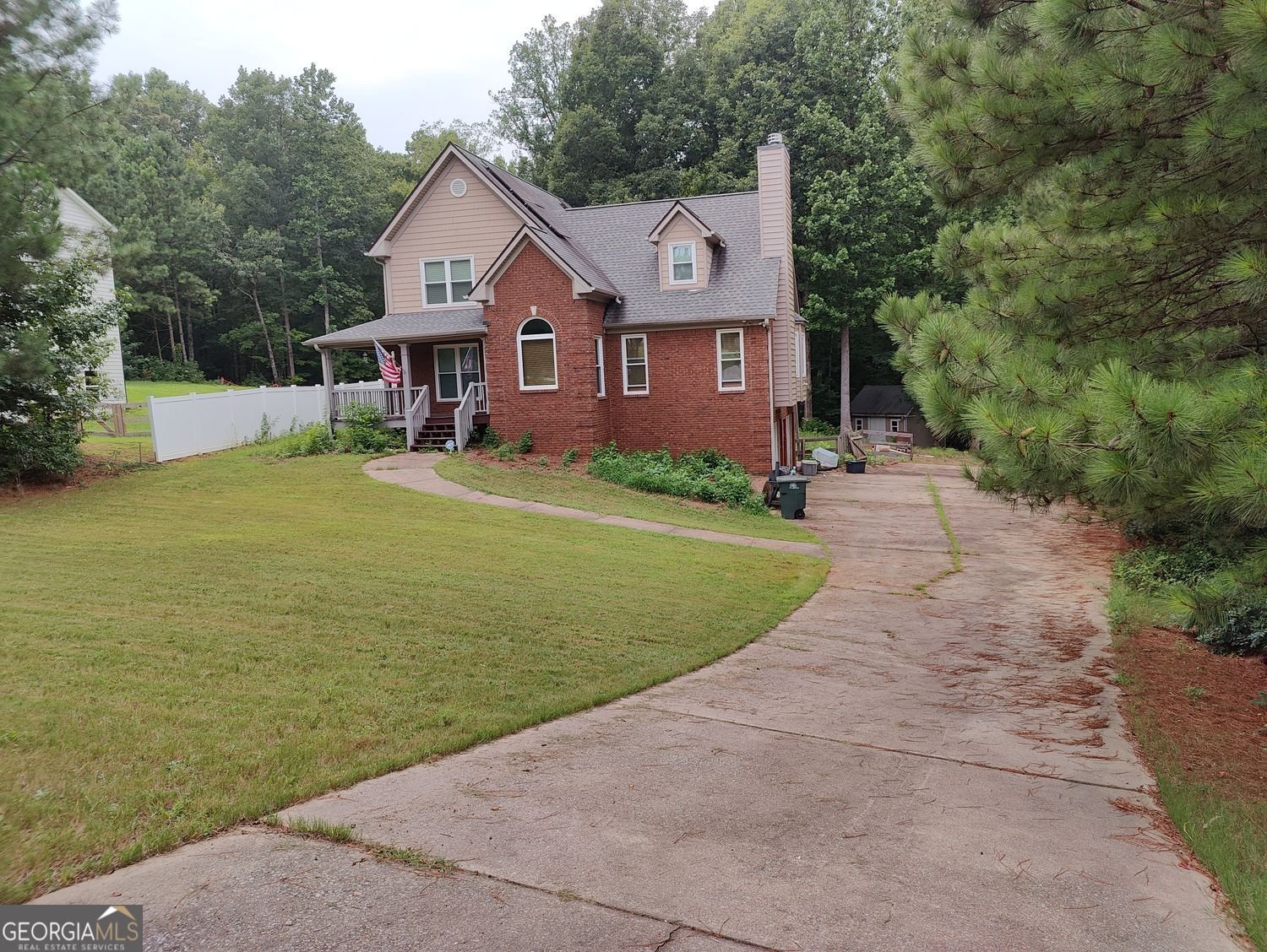 305 Shoals Trail Dallas - main photo