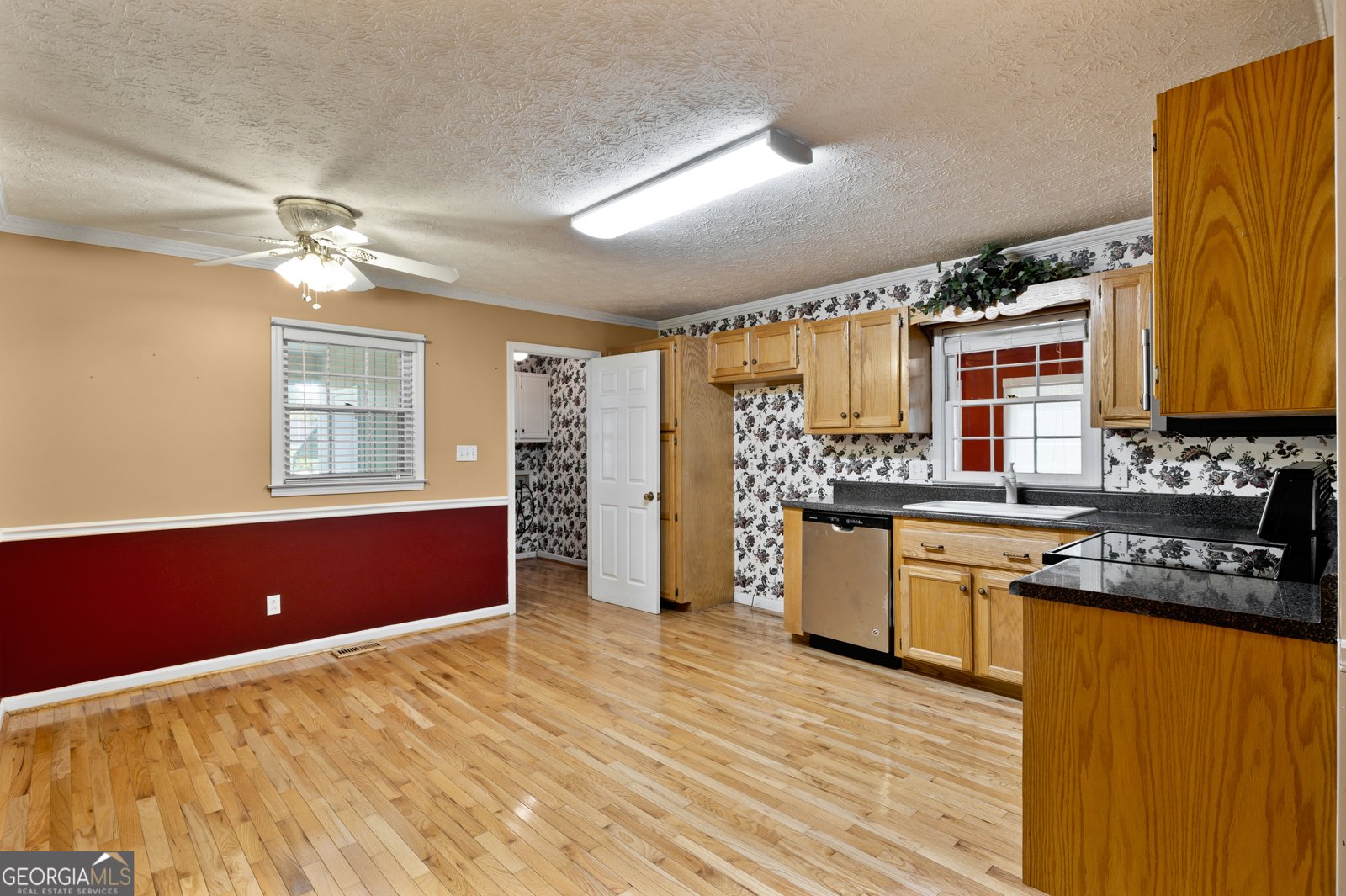 576 Reeceburg Road Silver Creek - Photo 18