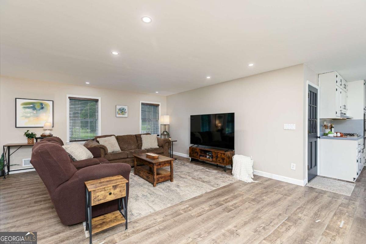 3548 Nowlin Road Kennesaw - Photo 9