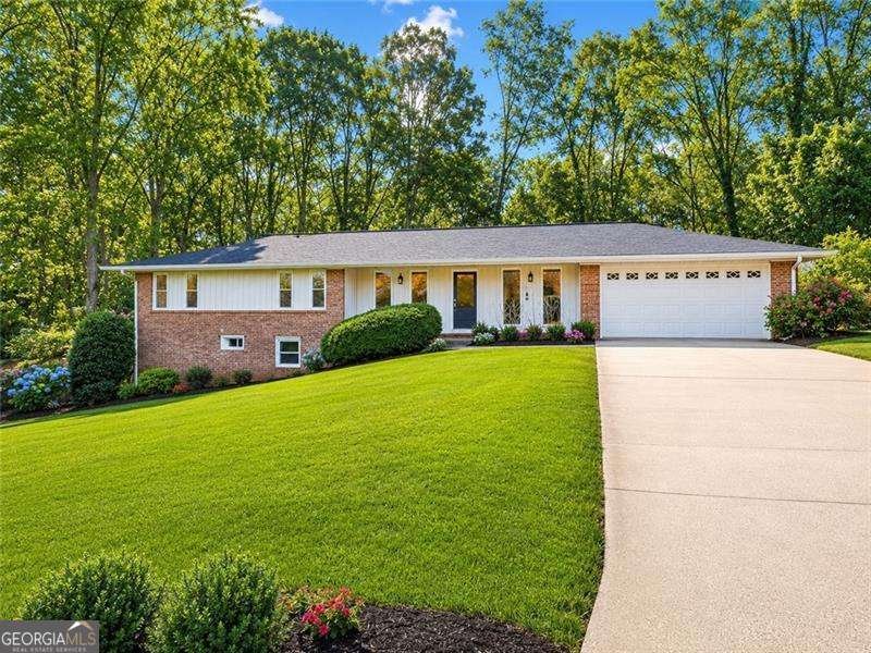 3730 Mill Glen Drive Douglasville - main photo