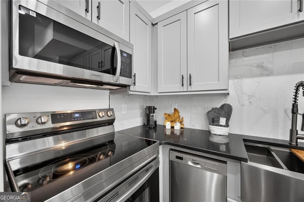 6305 Shannon Parkway Union City - Photo 10