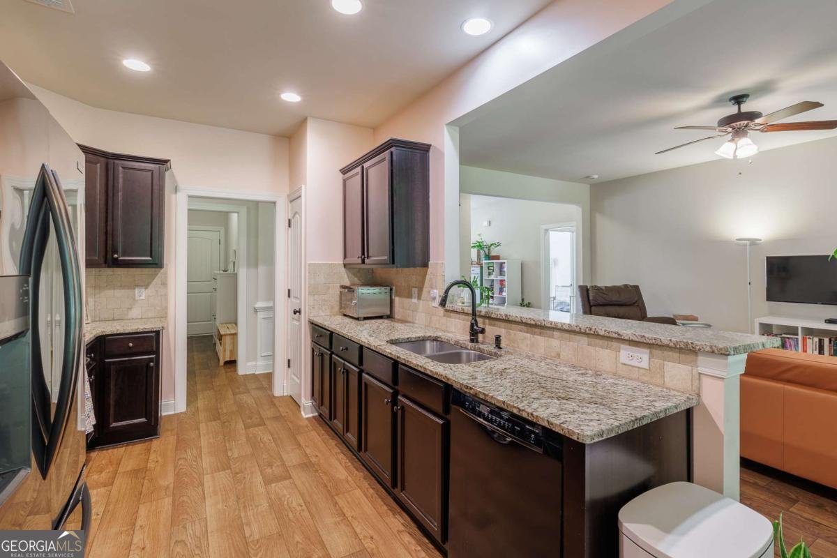 430 Kimberly Circle Hull - Photo 24