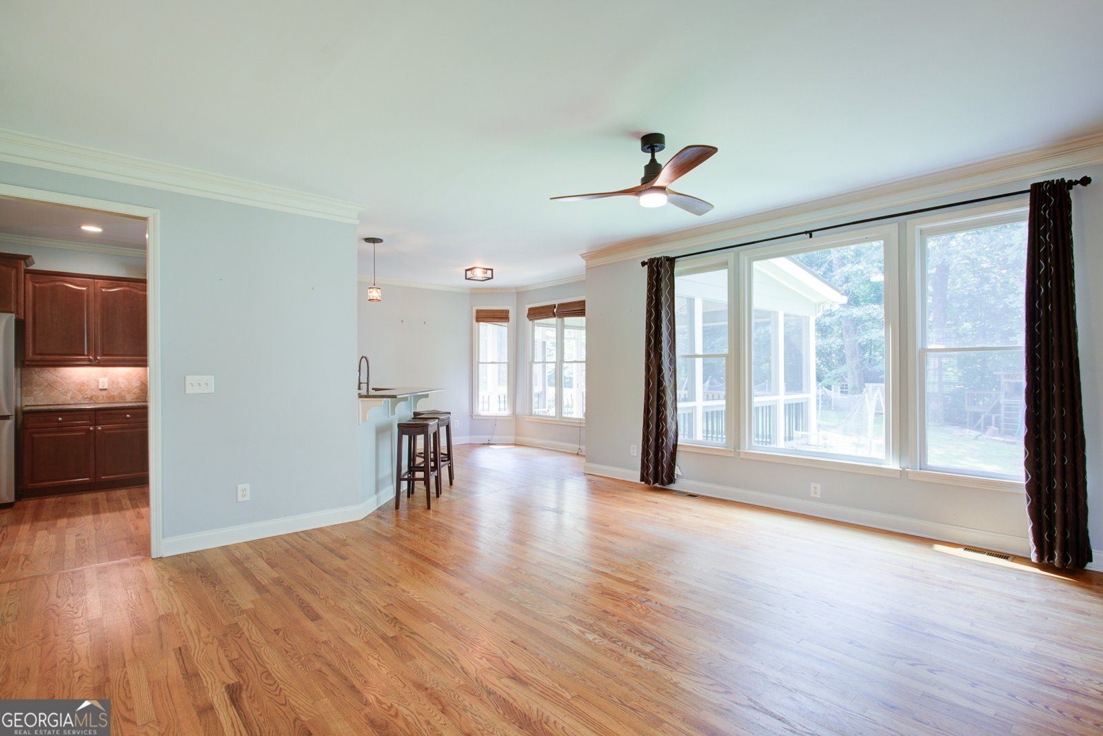 9025 Devonwood Court Gainesville - Photo 8