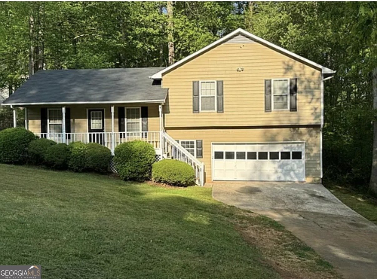 1542 Oakleaf Court Auburn - main photo
