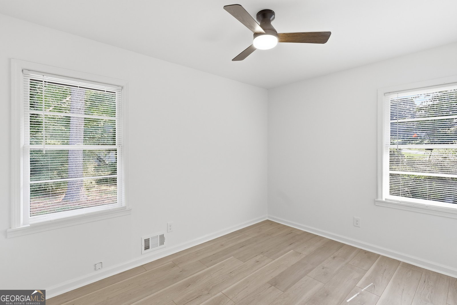 1300 Waverly Dr Forest Park - Photo 14
