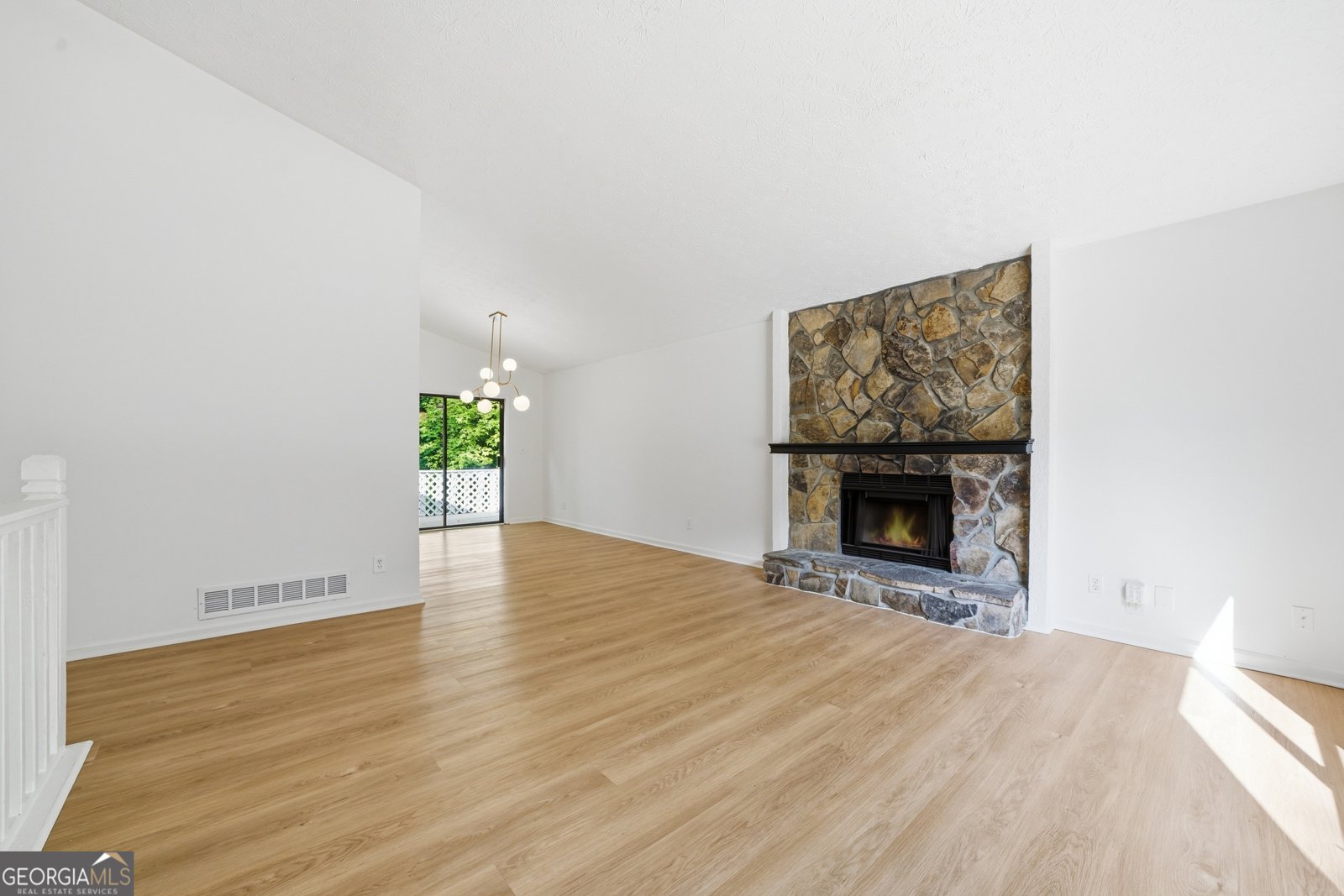 996 Park Forest Trail Lilburn - Photo 8