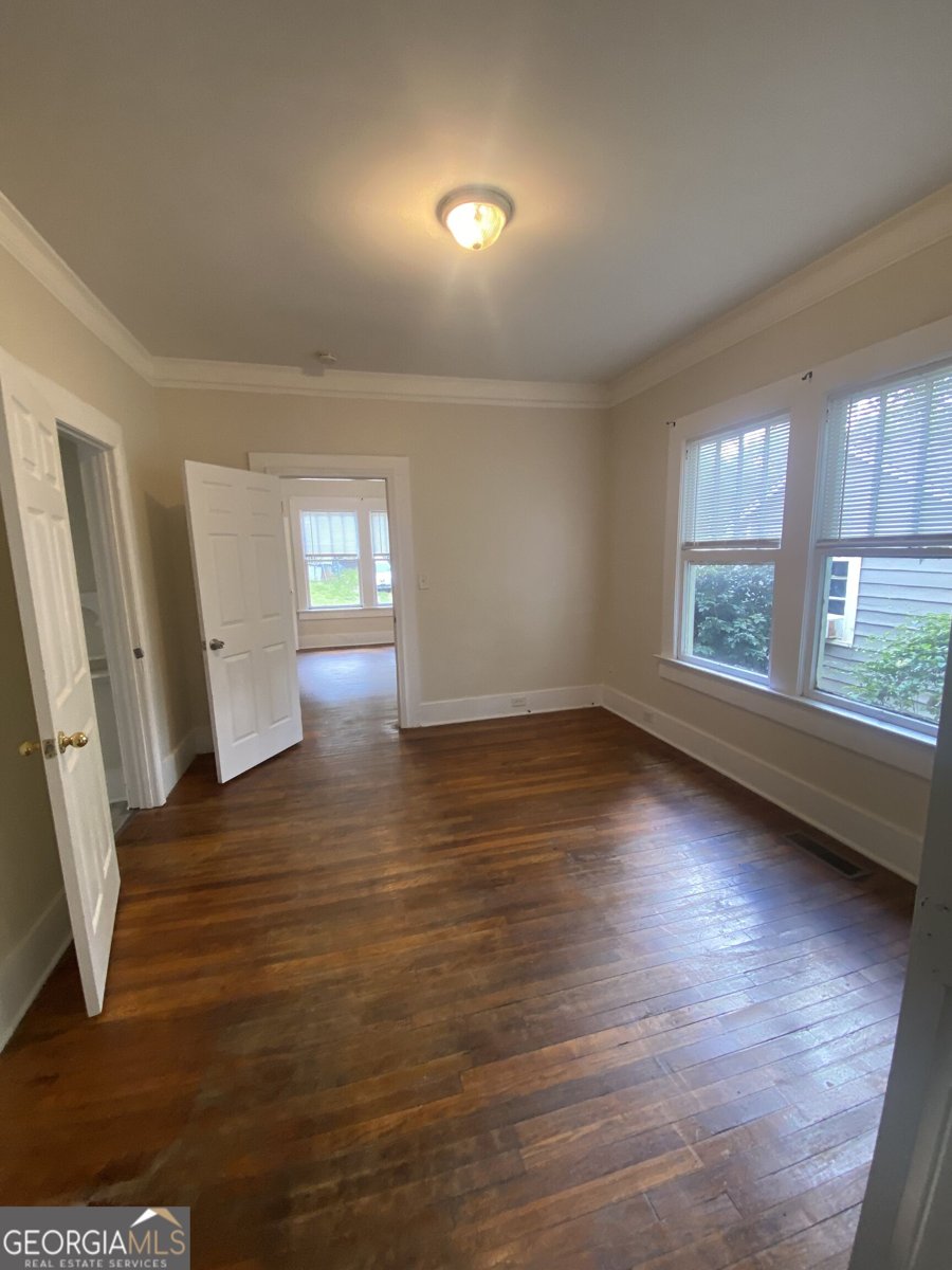522 8th Street Griffin - Photo 9
