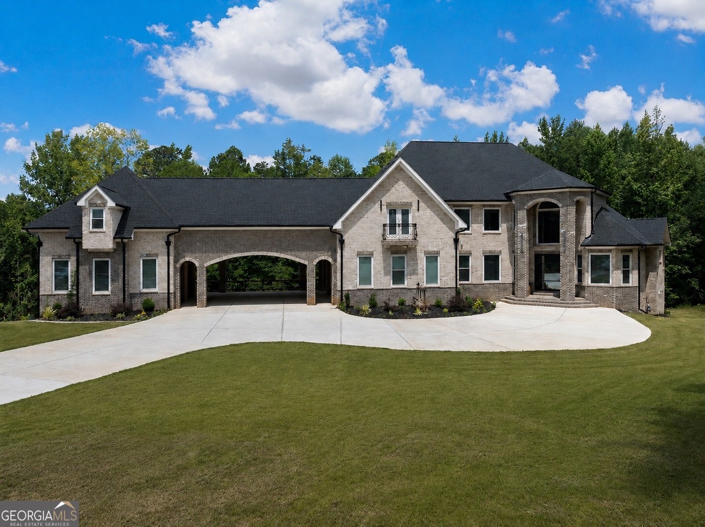 381 Vicki Lane Stockbridge - main photo