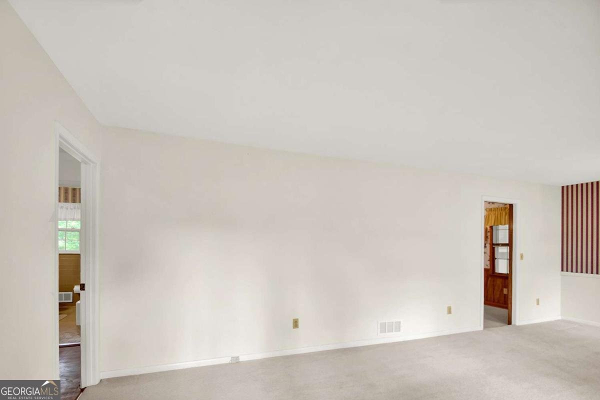 5597 Bob White Circle Lilburn - Photo 6