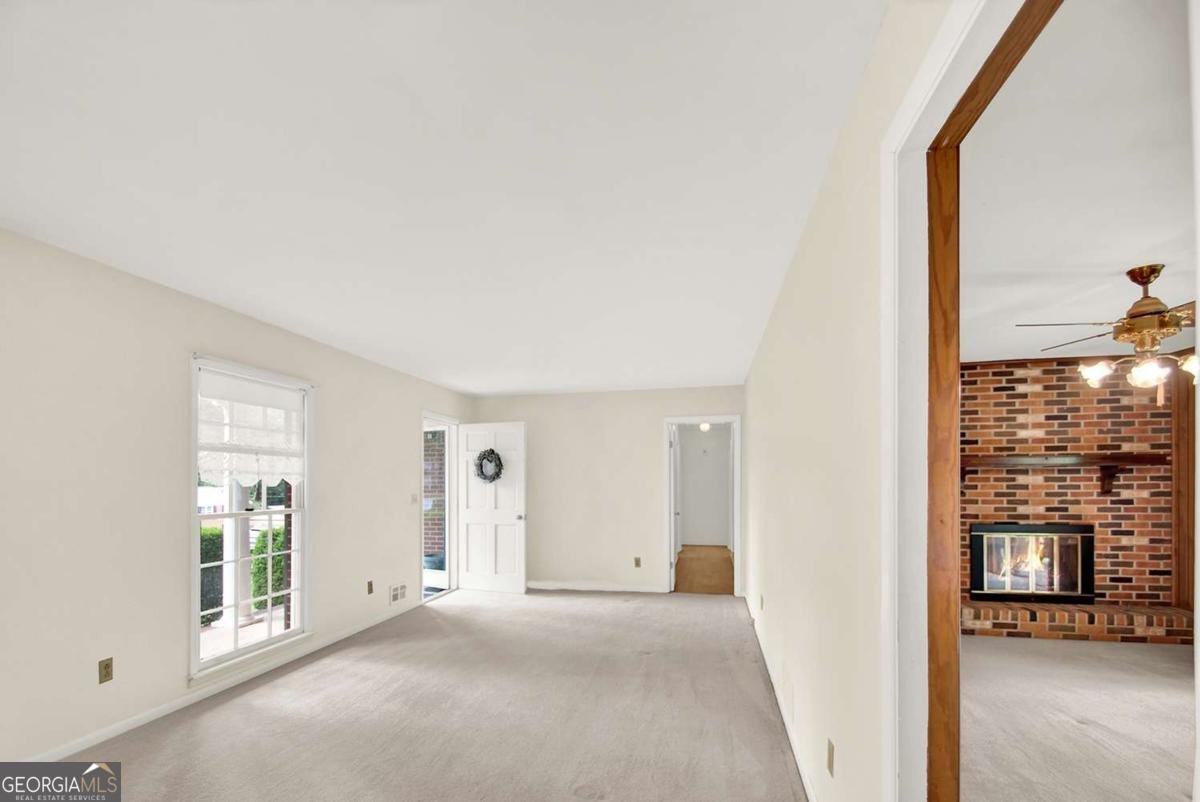 5597 Bob White Circle Lilburn - Photo 8