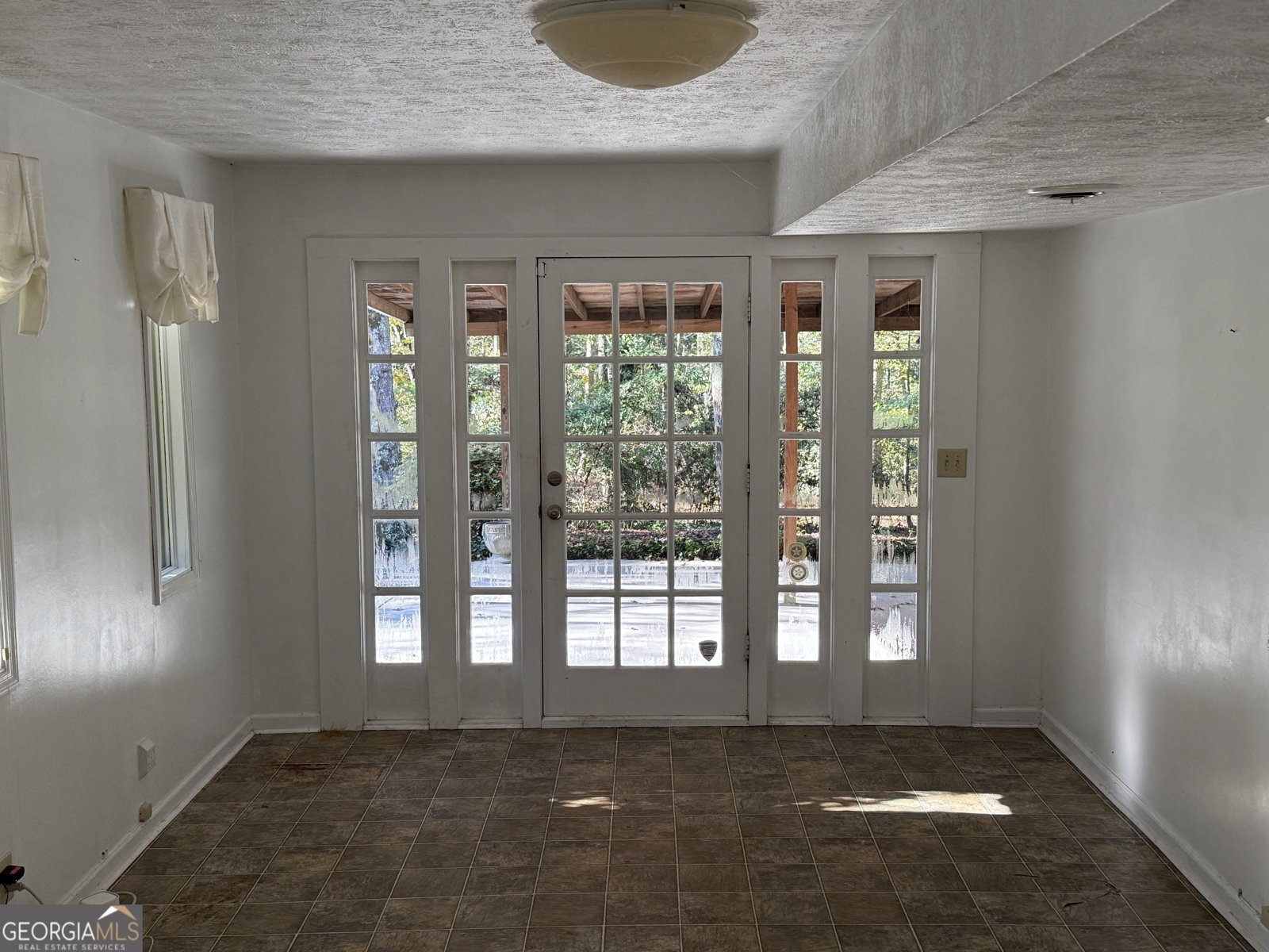 2880 Almand Court Conyers - Photo 11