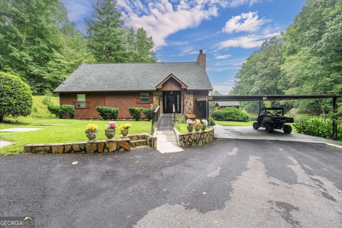 4315 Coursey Lake Road Douglasville - main photo