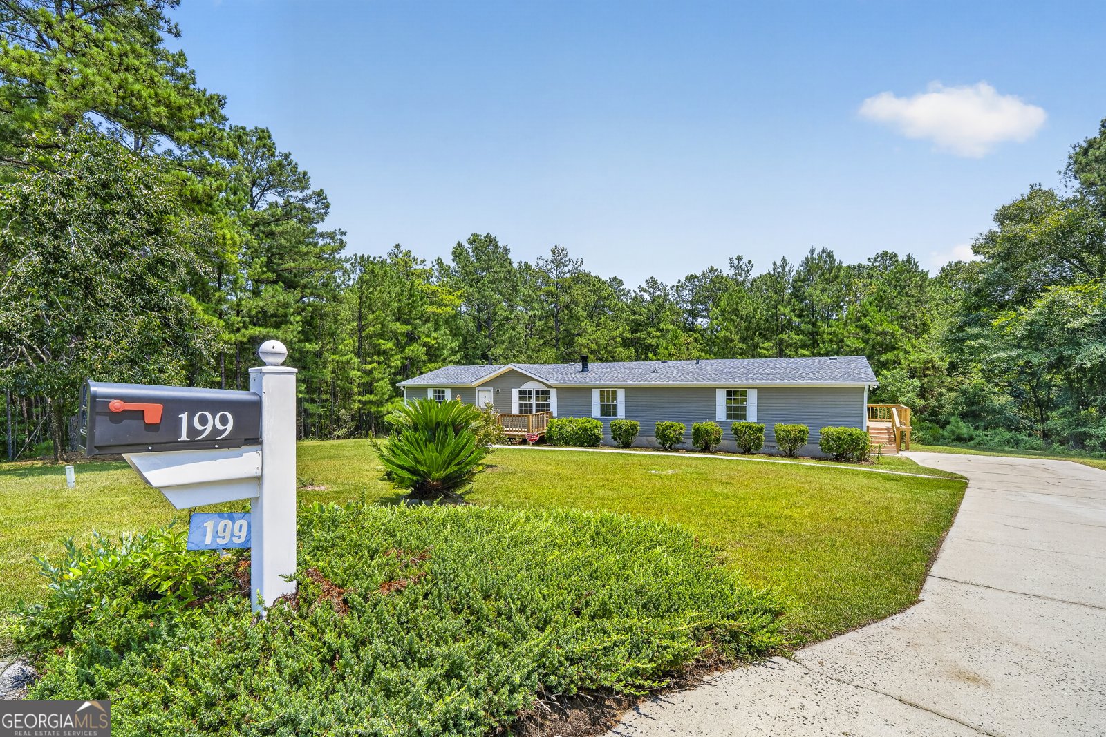 199 Parker Drive Macon - main photo