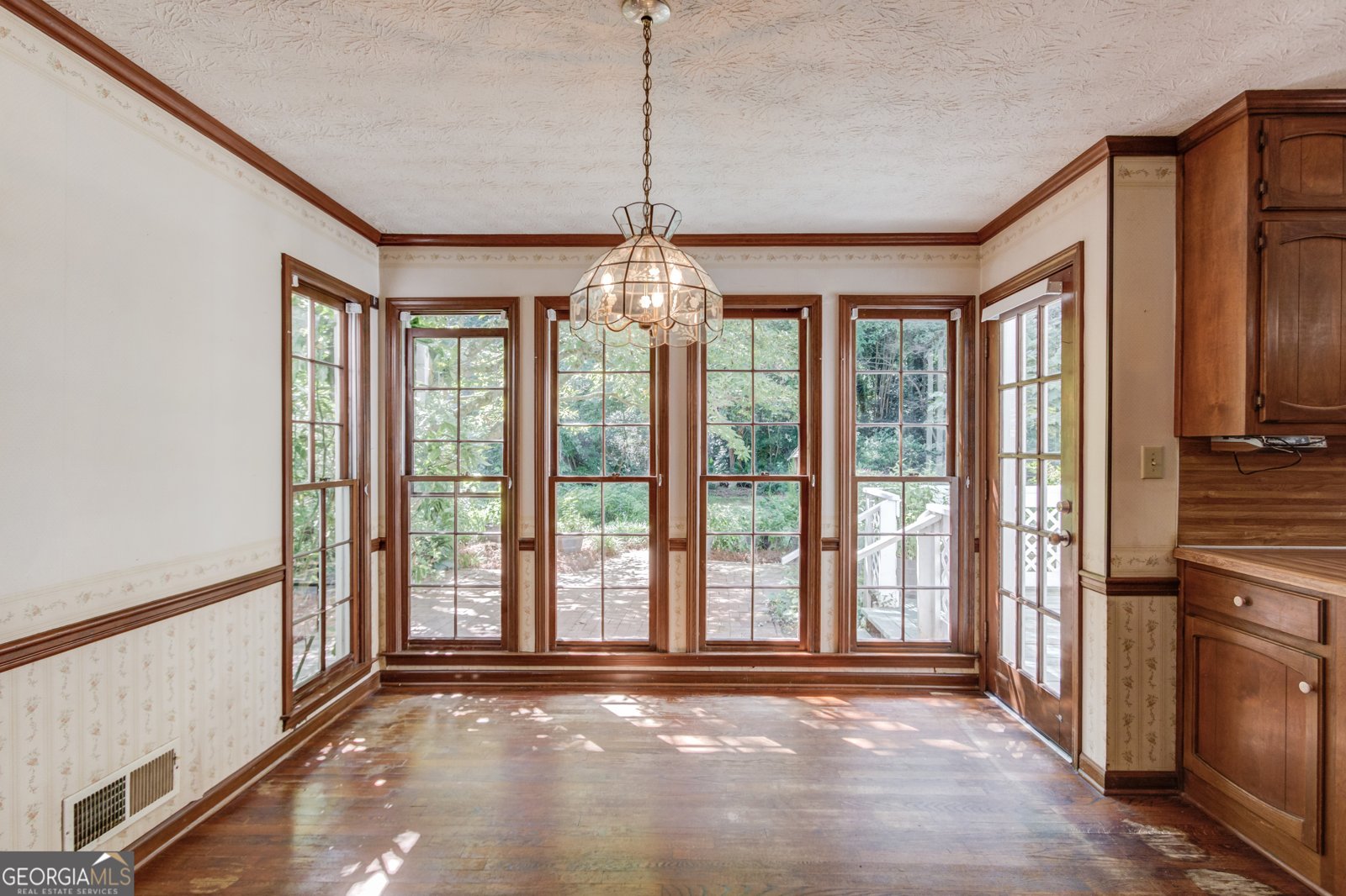 4948 Woodfall Drive Lilburn - Photo 12