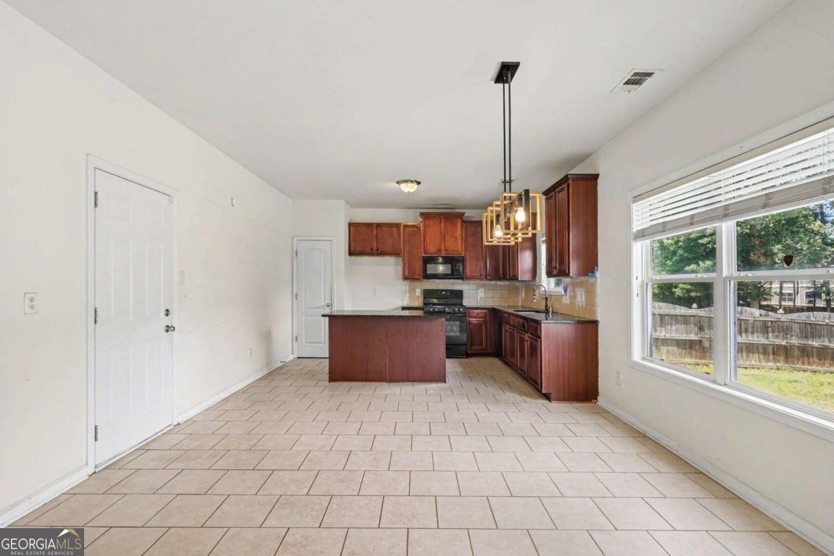 7969 Hawks Nest Trail Lithia Springs - Photo 14