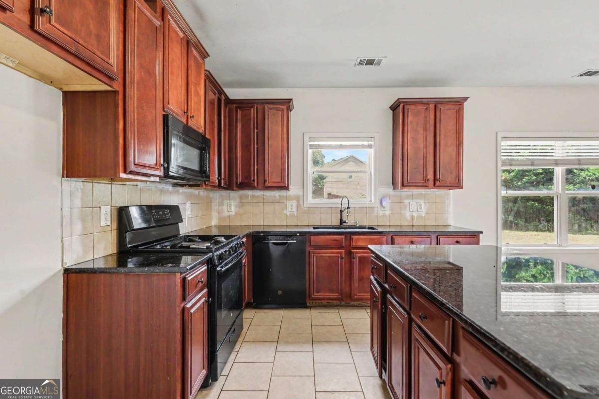 7969 Hawks Nest Trail Lithia Springs - Photo 16